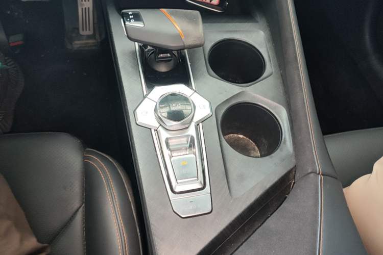 Used CHANGAN UNI-V 2022 1.5T Sport Edition Gear Lever