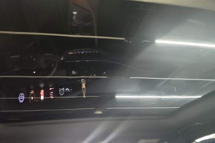 Used CHANGAN UNI-V 2022 1.5T Prestige Version Headliner