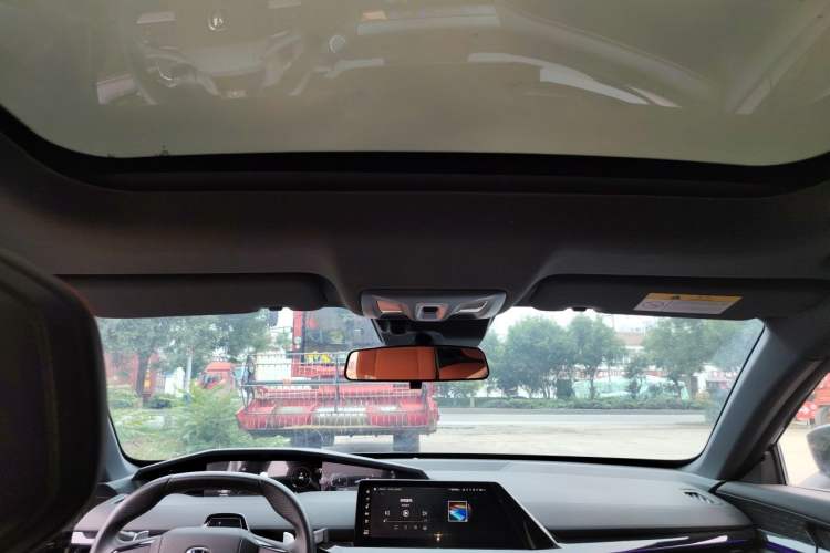 Used CHANGAN UNI-V 2022 1.5T Prestige Version Headliner