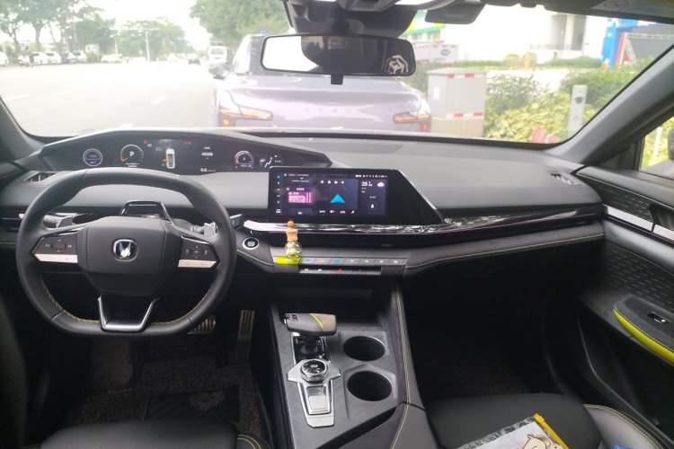 Used CHANGAN UNI-V 2022 1.5T Excellence Model Headliner