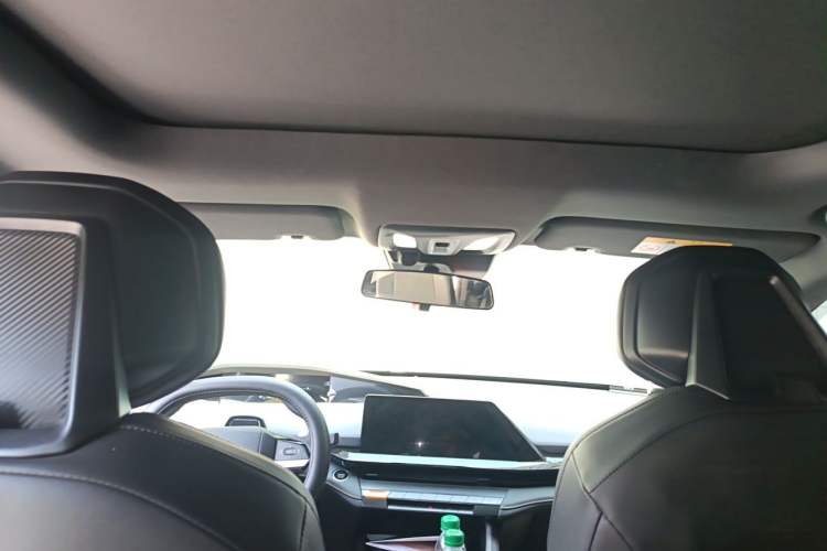 Used CHANGAN UNI-V 2022 1.5T Prestige Version Headliner