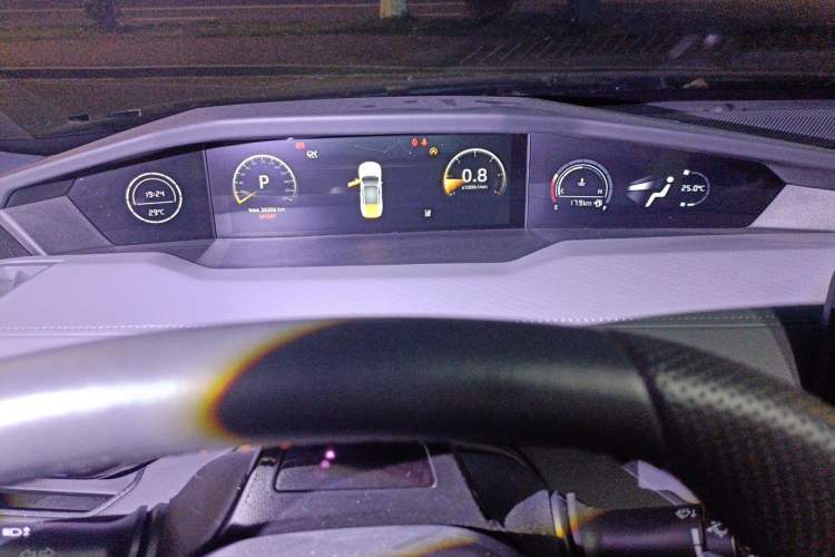Used CHANGAN UNI-V 2022 1.5T Prestige Version Instrument Cluster