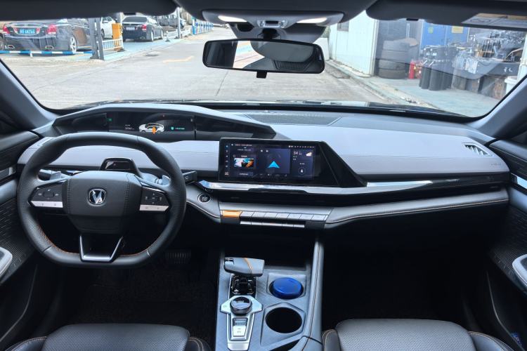 Used CHANGAN UNI-V 2022 1.5T Prestige Version Interior 1