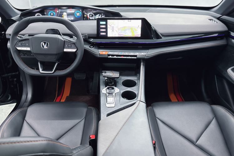 Used CHANGAN UNI-V 2022 1.5T Prestige Version Interior 1