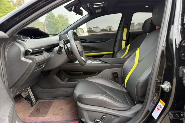 Used CHANGAN UNI-V 2022 1.5T Sport Edition Interior 2
