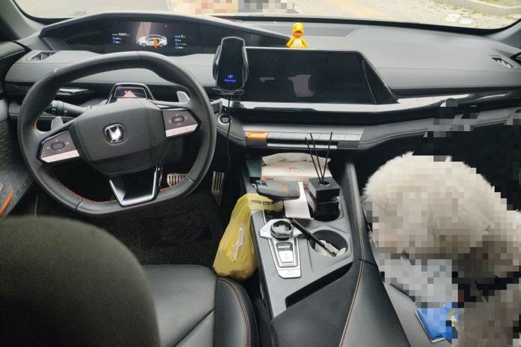 Used CHANGAN UNI-V 2022 1.5T Sport Edition Interior 2