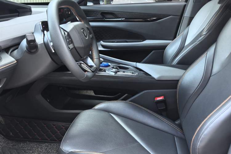 Used CHANGAN UNI-V 2022 1.5T Prestige Version Interior 2