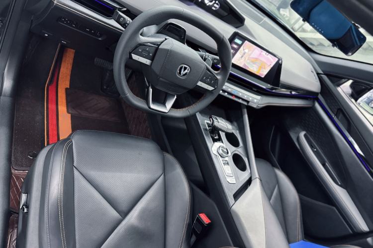 Used CHANGAN UNI-V 2022 1.5T Prestige Version Interior 2