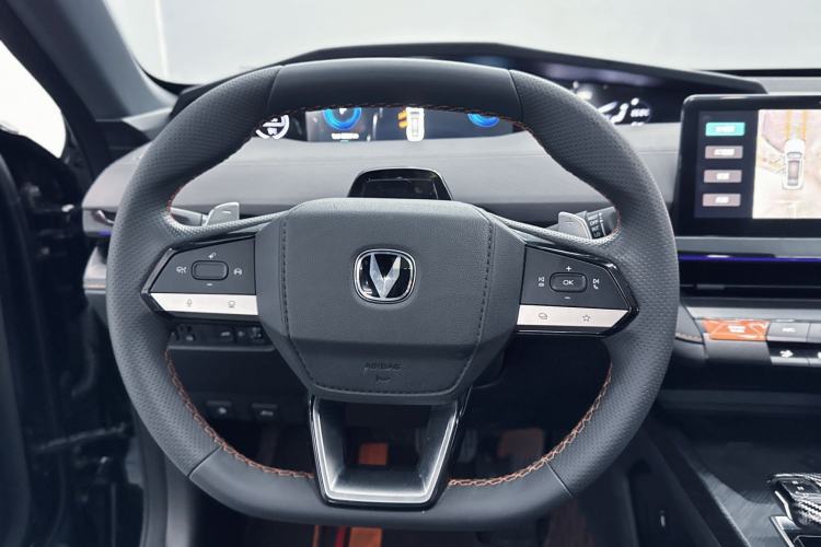 Used CHANGAN UNI-V 2022 1.5T Prestige Version Interior 3