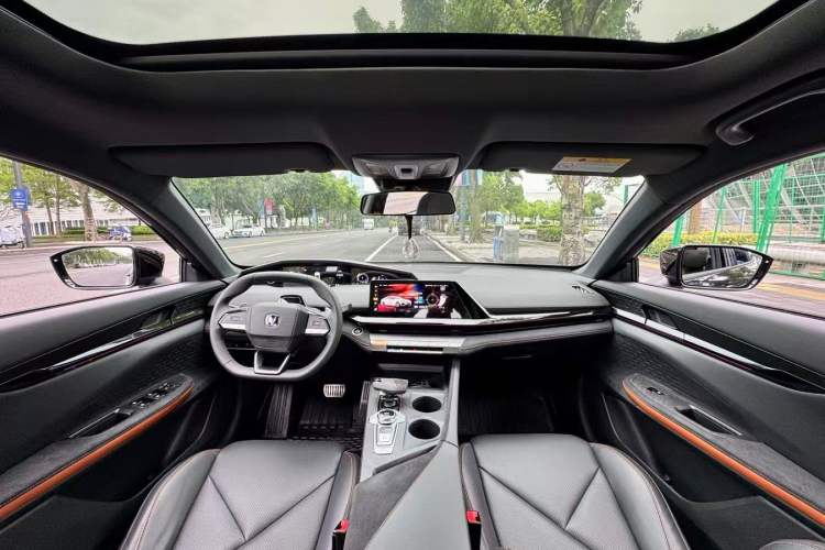Used CHANGAN UNI-V 2022 1.5T Sport Edition Interior 4