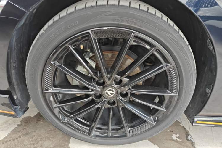 Used CHANGAN UNI-V 2022 1.5T Sport Edition Left Front Wheel Hub