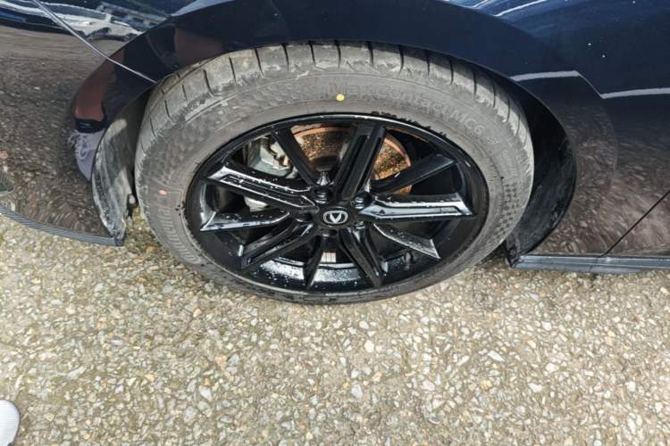 Used CHANGAN UNI-V 2022 1.5T Prestige Version Left Front Wheel Hub