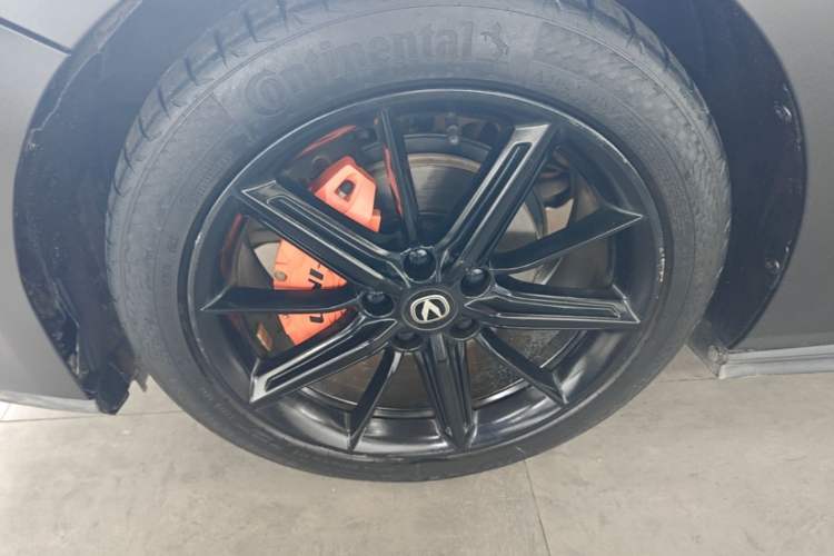 Used CHANGAN UNI-V 2022 1.5T Prestige Version Left Front Wheel Hub