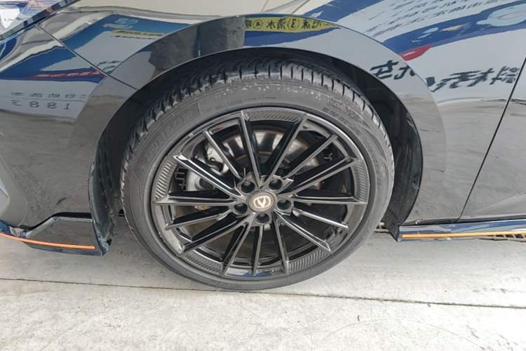 Used CHANGAN UNI-V 2022 2.0T Sporty Version Left Front Wheel Hub
