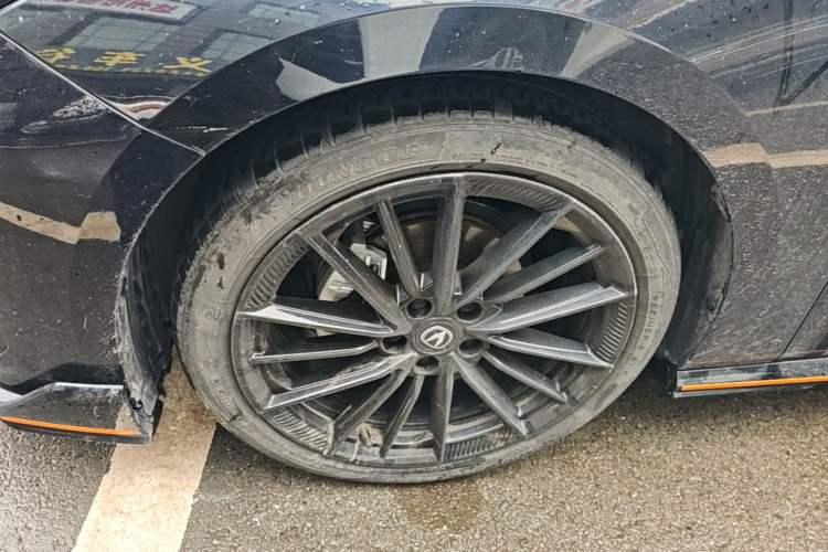 Used CHANGAN UNI-V 2022 1.5T Sport Edition Left Front Wheel Hub