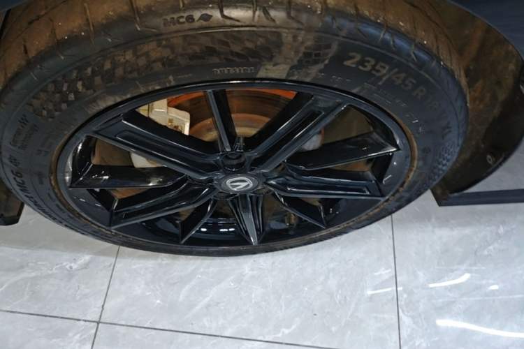 Used CHANGAN UNI-V 2022 1.5T Prestige Version Left Front Wheel Hub