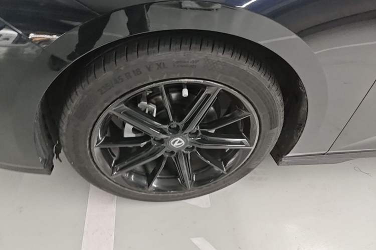 Used CHANGAN UNI-V 2022 1.5T Prestige Version Left Front Wheel Hub