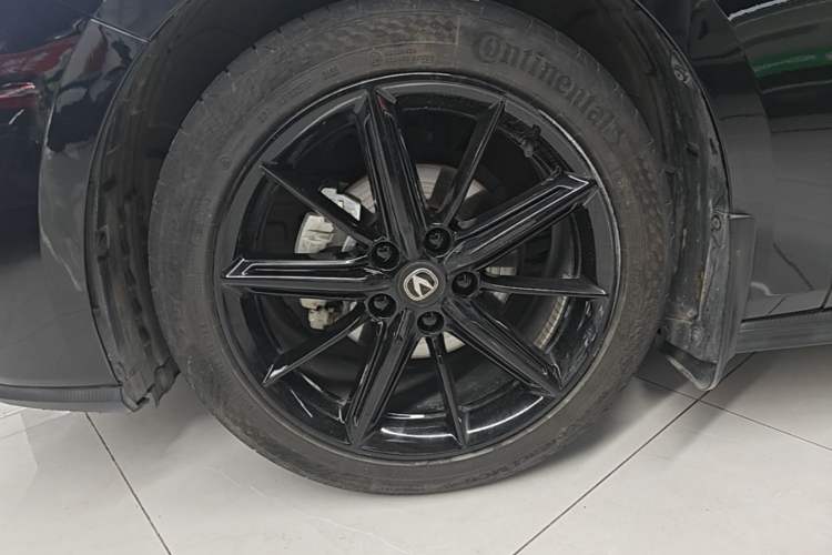 Used CHANGAN UNI-V 2022 1.5T Prestige Version Left Front Wheel Hub