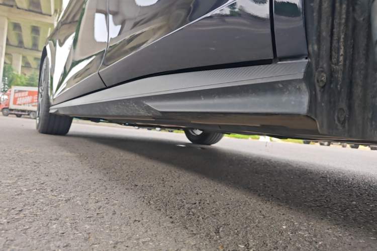 Used CHANGAN UNI-V 2022 1.5T Prestige Version Left Side Sill