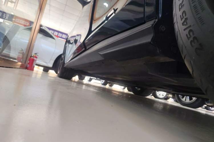 Used CHANGAN UNI-V 2022 1.5T Prestige Version Left Side Sill