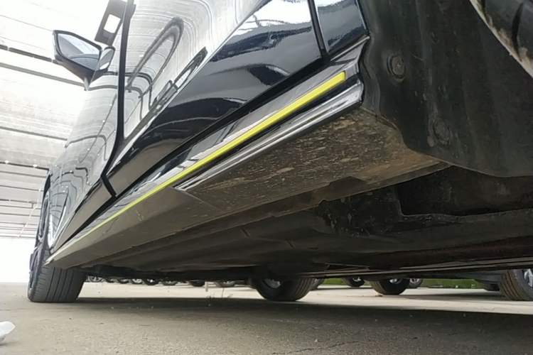 Used CHANGAN UNI-V 2022 1.5T Sport Edition Left Side Sill