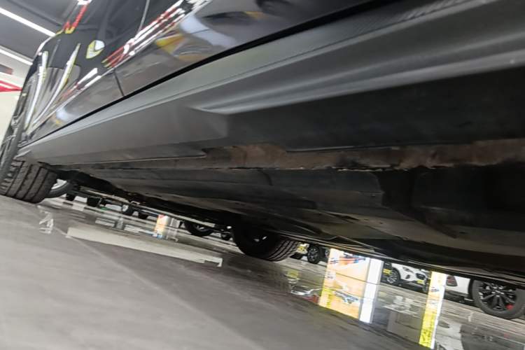 Used CHANGAN UNI-V 2022 1.5T Prestige Version Left Side Sill