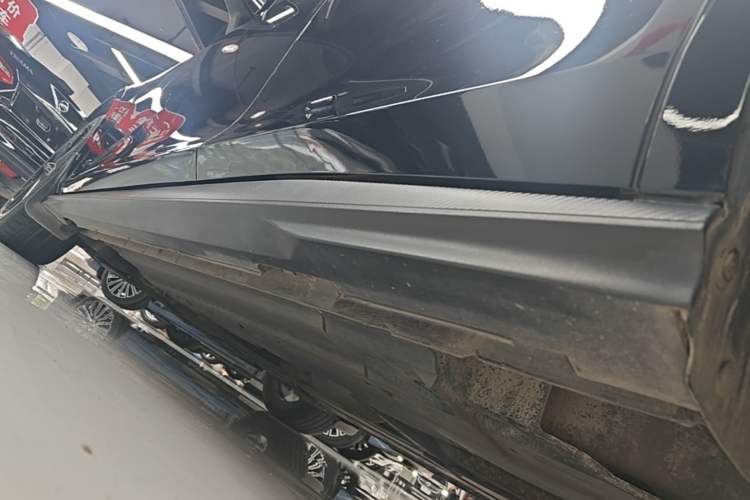 Used CHANGAN UNI-V 2022 1.5T Prestige Version Left Side Sill