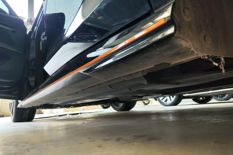 Used CHANGAN UNI-V 2022 1.5T Sport Edition Left Side Sill