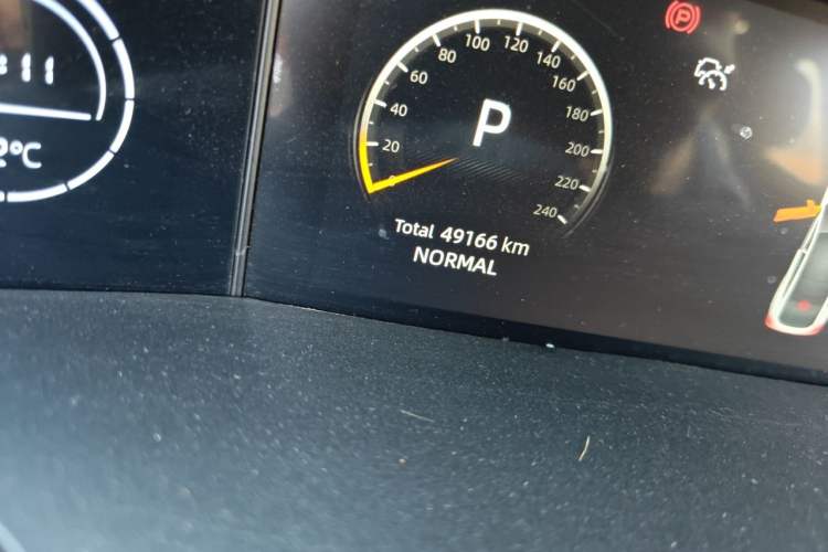 Used CHANGAN UNI-V 2022 1.5T Sport Edition Odometer Close Up