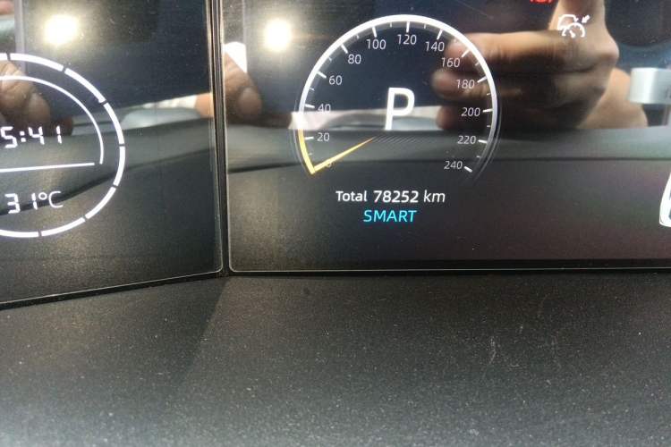 Used CHANGAN UNI-V 2022 1.5T Sport Edition Odometer Close Up