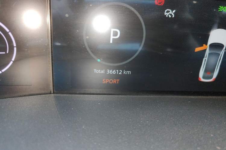 Used CHANGAN UNI-V 2022 1.5T Sport Edition Odometer Close Up