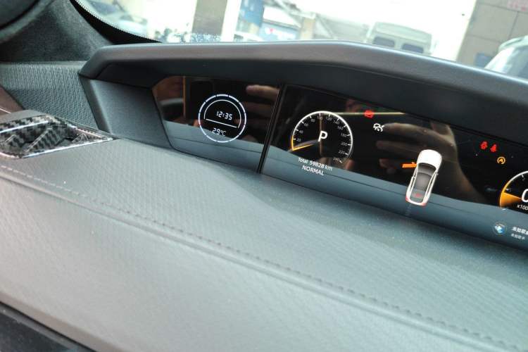 Used CHANGAN UNI-V 2022 1.5T Sport Edition Odometer Close Up