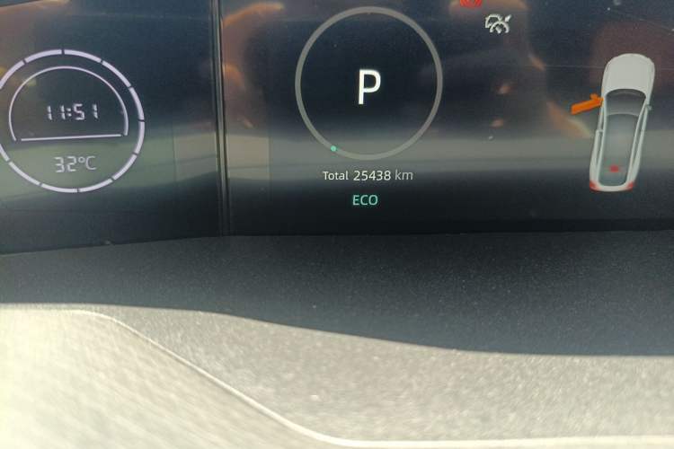 Used CHANGAN UNI-V 2022 1.5T Sport Edition Odometer Close Up