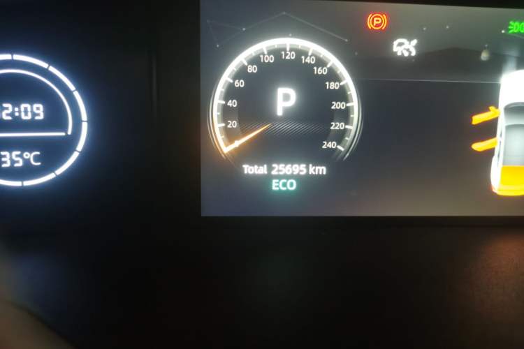 Used CHANGAN UNI-V 2022 1.5T Prestige Version Odometer Close Up