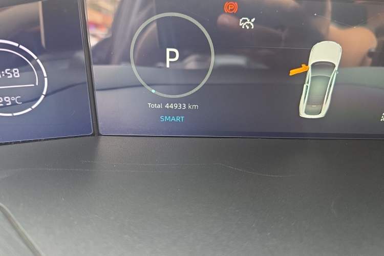 Used CHANGAN UNI-V 2022 1.5T Smart Navigation Version Odometer Close Up
