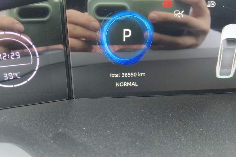 Used CHANGAN UNI-V 2022 1.5T Smart Navigation Version Odometer Close Up