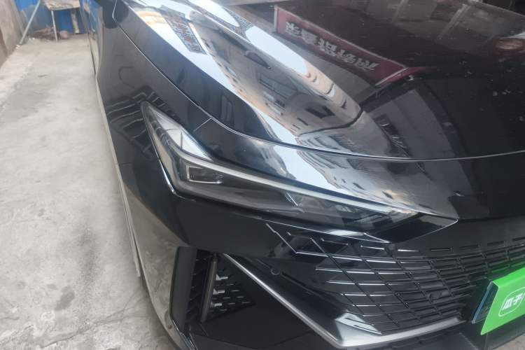 Used CHANGAN UNI-V 2022 1.5T Prestige Version Right Front Headlight