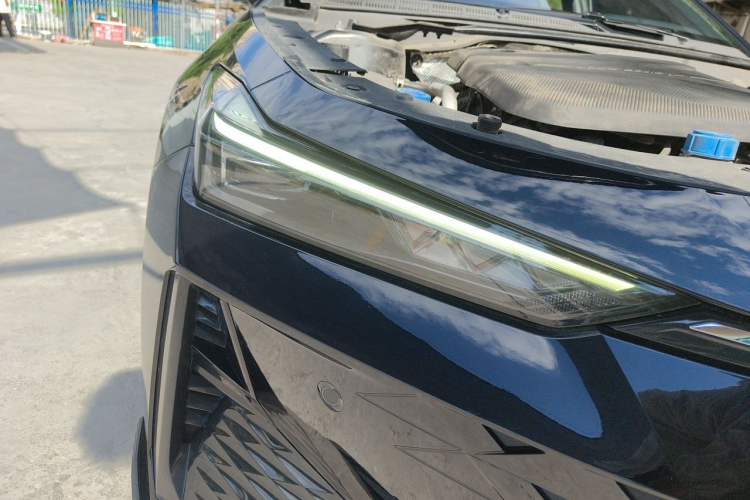 Used CHANGAN UNI-V 2022 1.5T Sport Edition Right Front Headlight