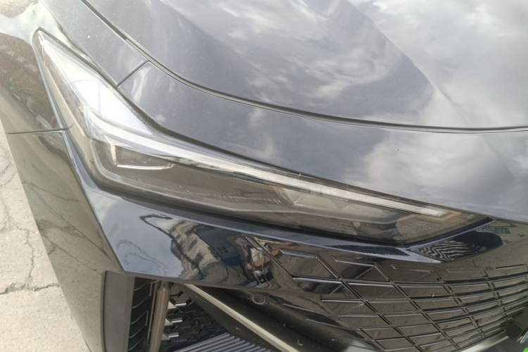 Used CHANGAN UNI-V 2022 1.5T Prestige Version Right Front Headlight