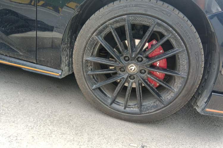 Used CHANGAN UNI-V 2022 1.5T Sport Edition Right Front Wheel Hub