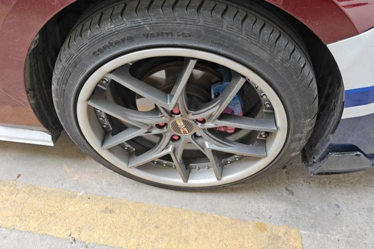 Used CHANGAN UNI-V 2022 1.5T Sport Edition Right Front Wheel Hub