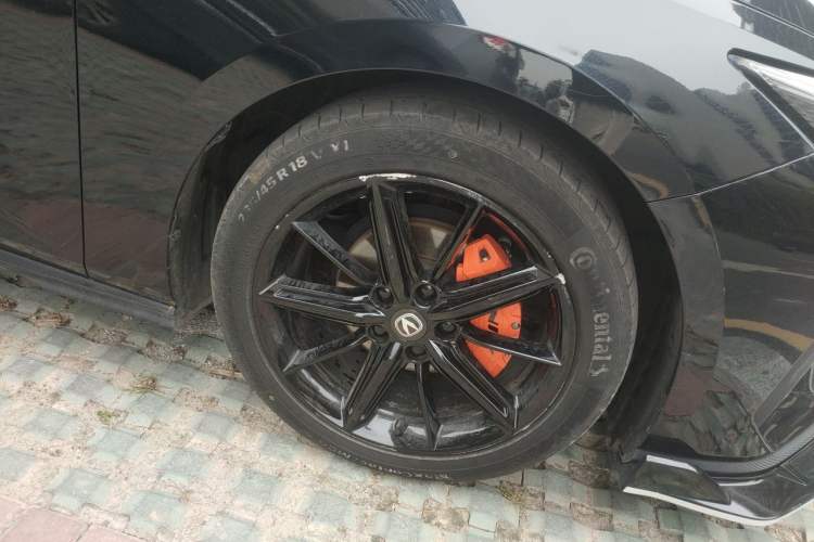 Used CHANGAN UNI-V 2022 1.5T Prestige Version Right Front Wheel Hub