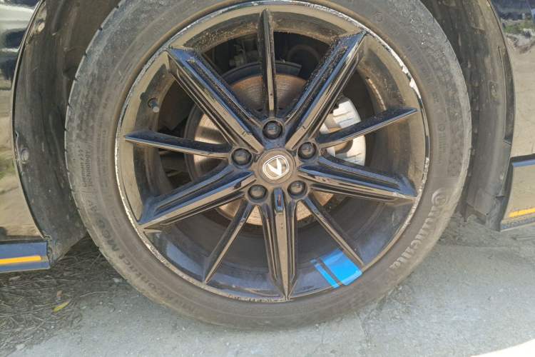 Used CHANGAN UNI-V 2022 1.5T Sport Edition Right Front Wheel Hub