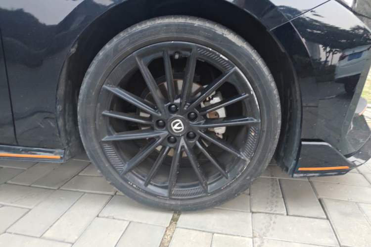 Used CHANGAN UNI-V 2022 1.5T Sport Edition Right Front Wheel Hub