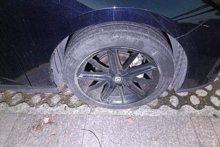 Used CHANGAN UNI-V 2022 1.5T Prestige Version Right Front Wheel Hub