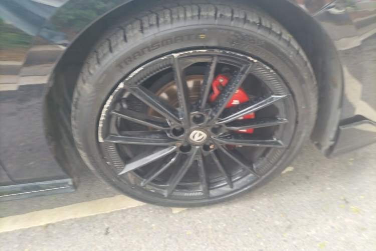 Used CHANGAN UNI-V 2022 1.5T Excellence Model Right Front Wheel Hub