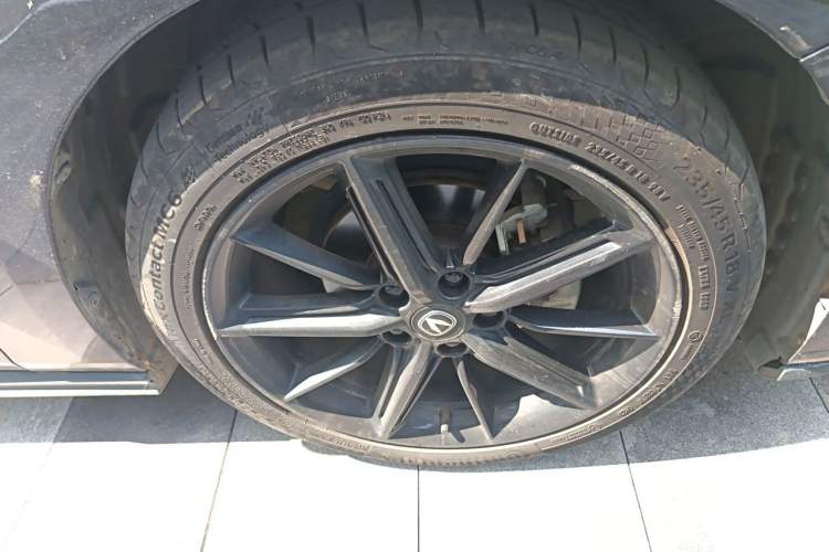 Used CHANGAN UNI-V 2022 1.5T Prestige Version Right Front Wheel Hub