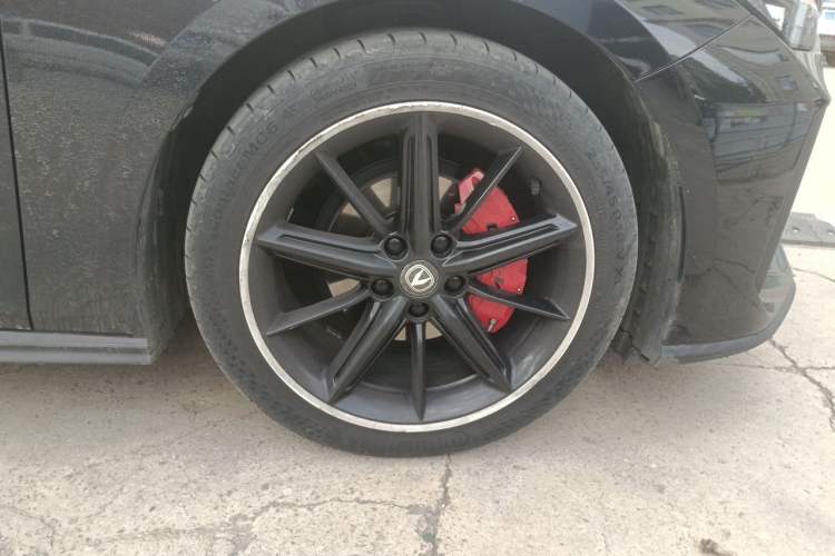 Used CHANGAN UNI-V 2022 1.5T Prestige Version Right Front Wheel Hub
