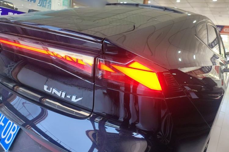 Used CHANGAN UNI-V 2022 1.5T Prestige Version Right Rear Taillight