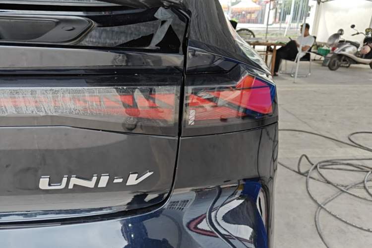 Used CHANGAN UNI-V 2022 1.5T Sport Edition Right Rear Taillight